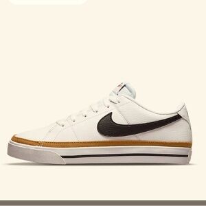 Women’s Nike Court Legacy 9.5